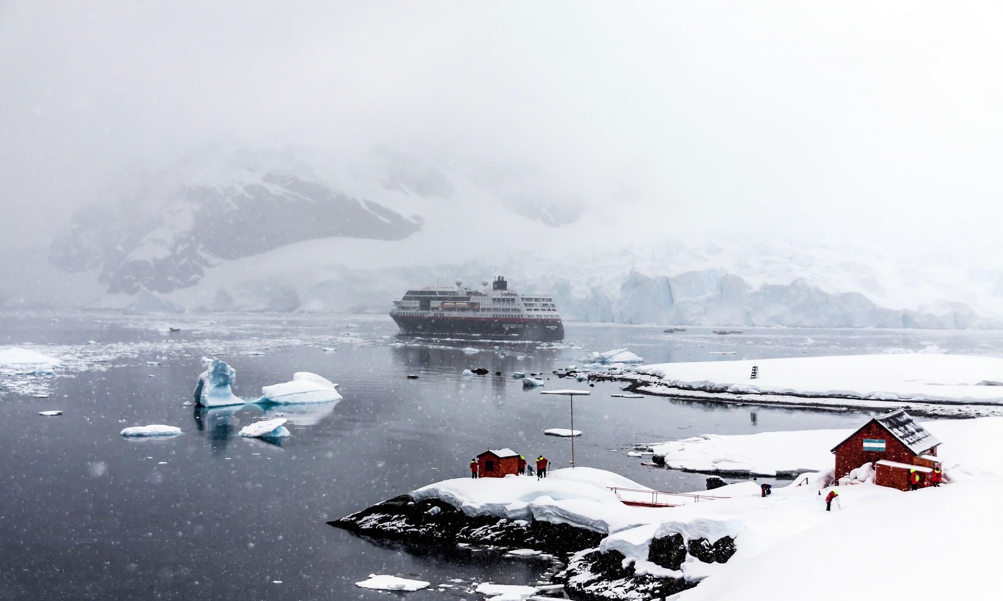 Polar cruise ship